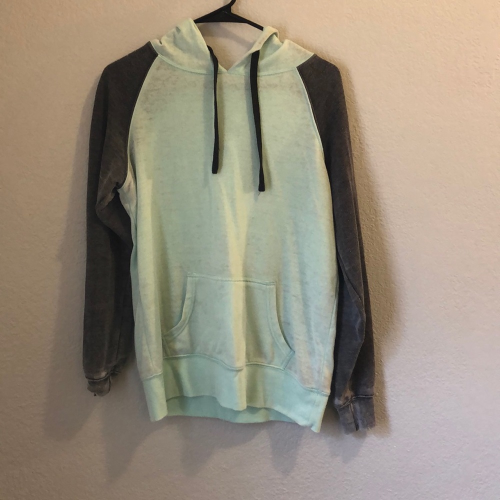 Light weight sweatshirt